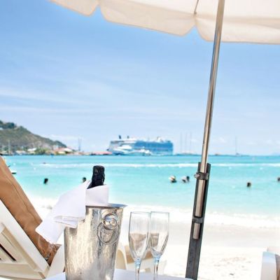 Facing the Caribbean sea