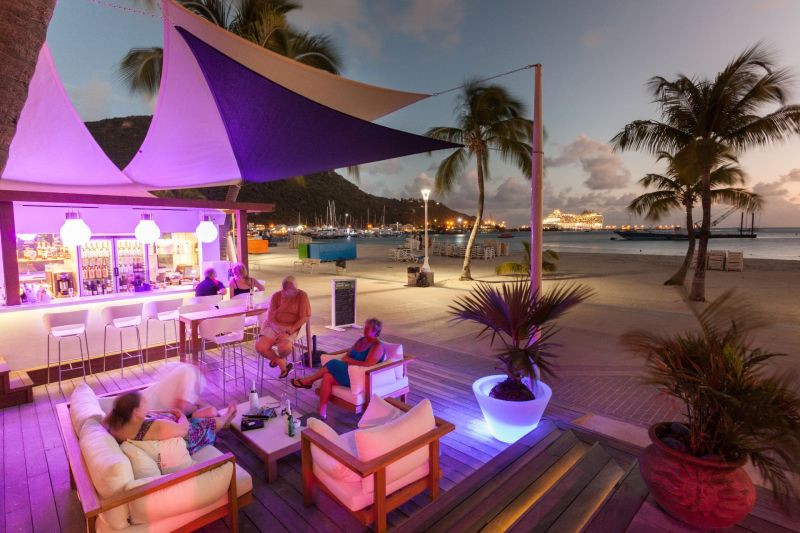 Wine bar at Holland House